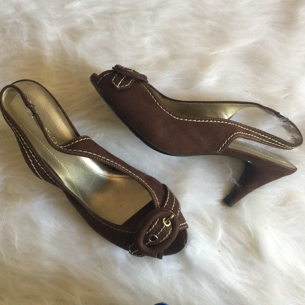 🌺Predictions Brown Buckle Peep Toe Heels 6.5